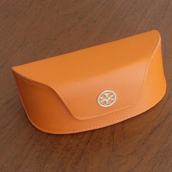Tory Burch large sunglasses case with golden tone logo 904. - Picture 1 of 5